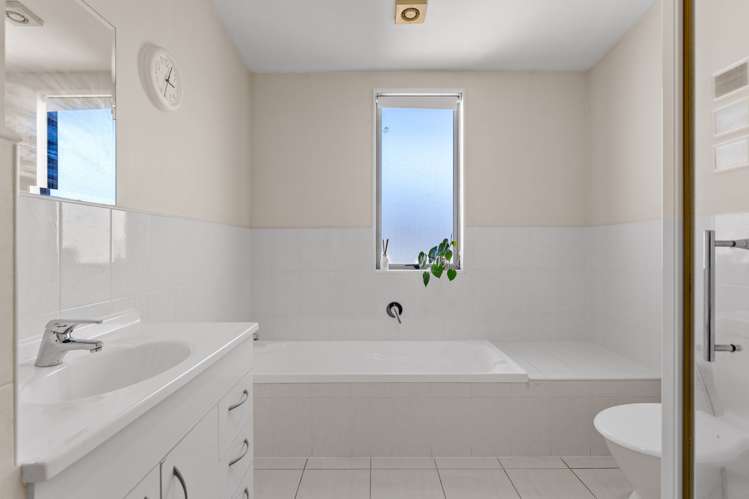 4/3 Hulme Place Henderson_12