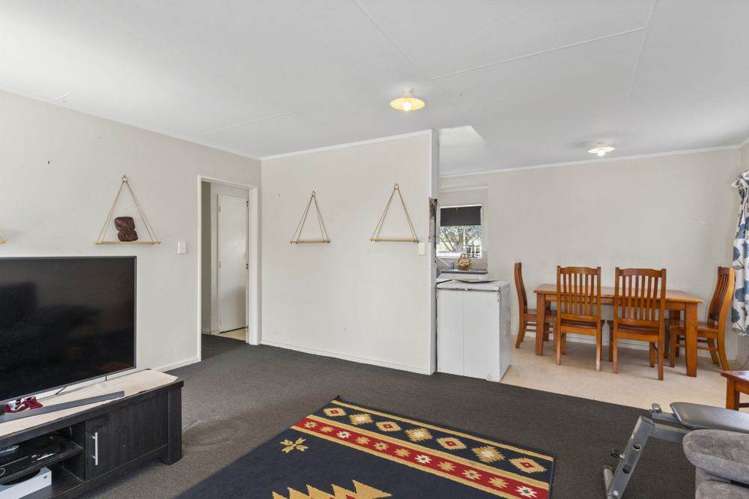 84 Maplesden Drive Clendon Park_4