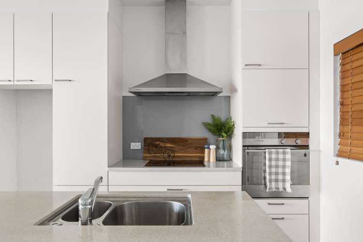 303/4 Reads Quay Gisborne_5