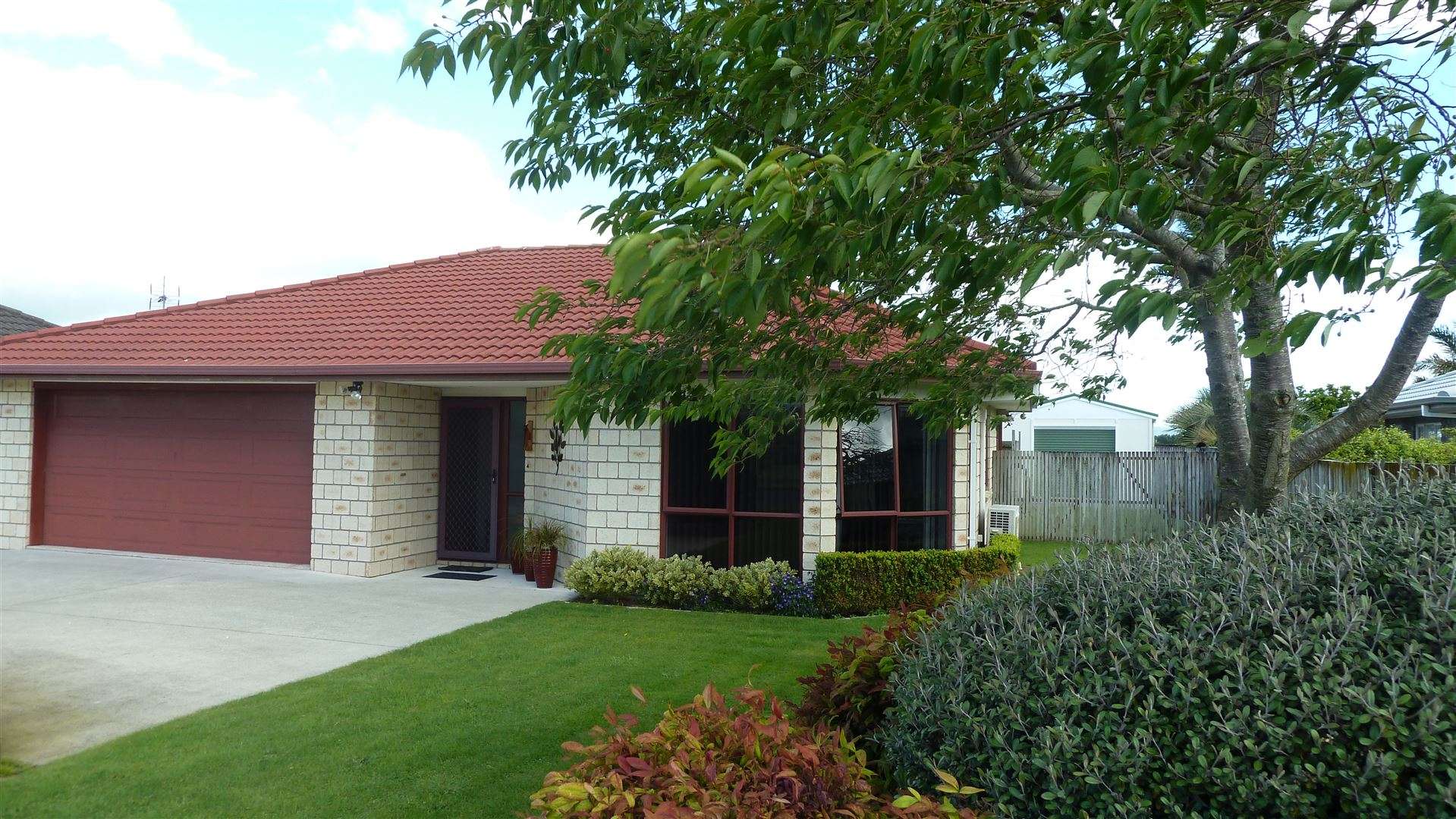 8 Harris Place Ngatea Hauraki Houses for Sale One Roof