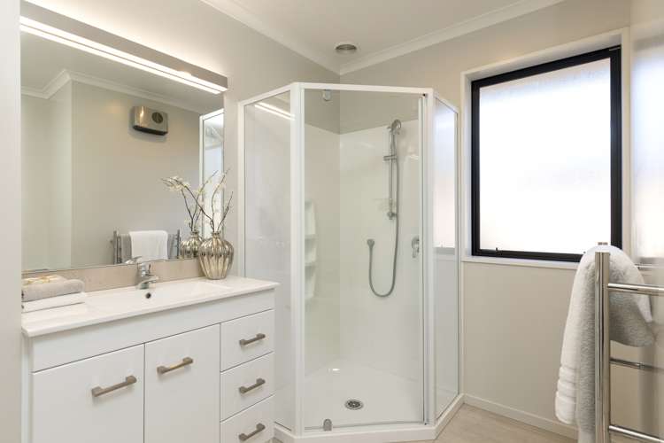 5 Spitfire Drive Burleigh_15