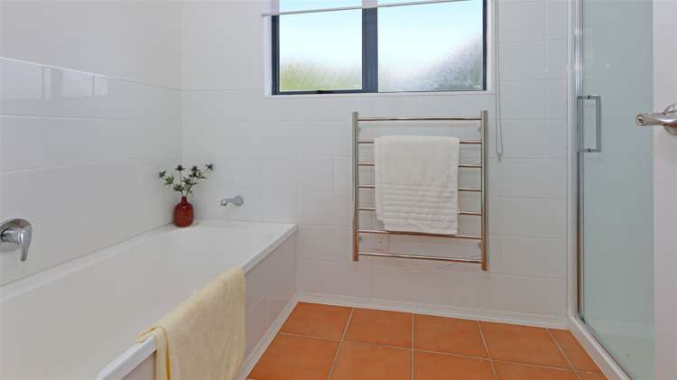 186 Henderson Valley Road Henderson_14