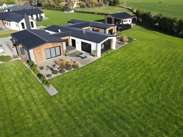 19 Longwood Drive Winton_1