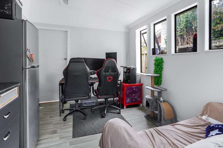 1 Patricia Avenue Hamilton East_17