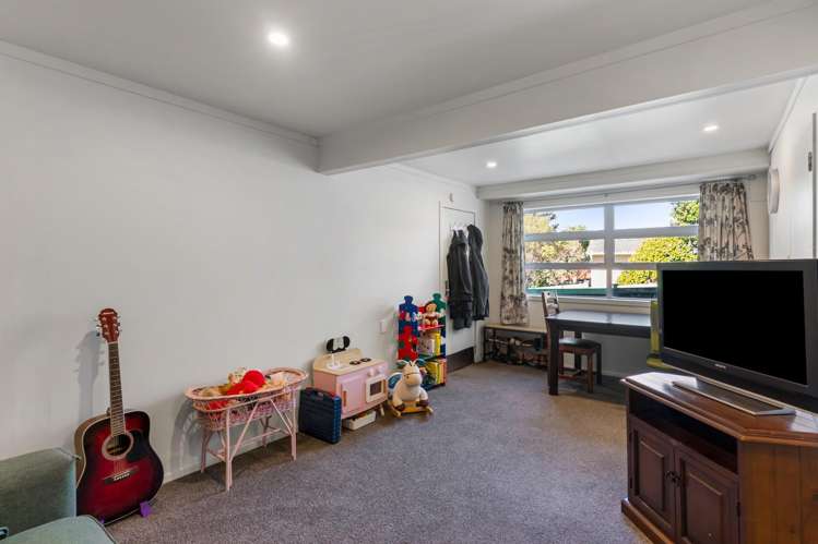 84 Thurleigh Grove Karori_18