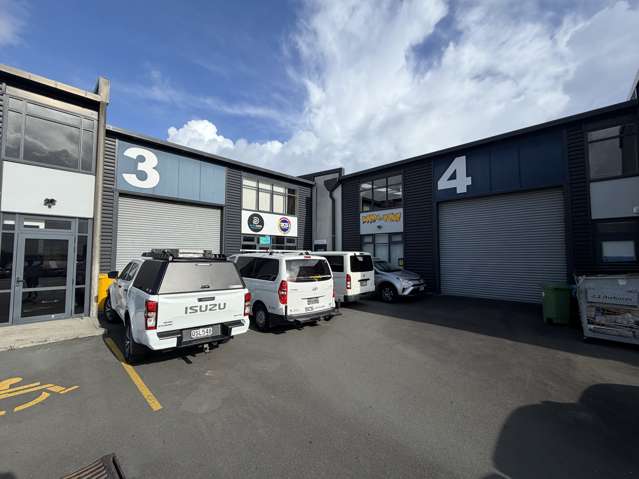 A-grade East Tamaki industrial unit - 142sqm