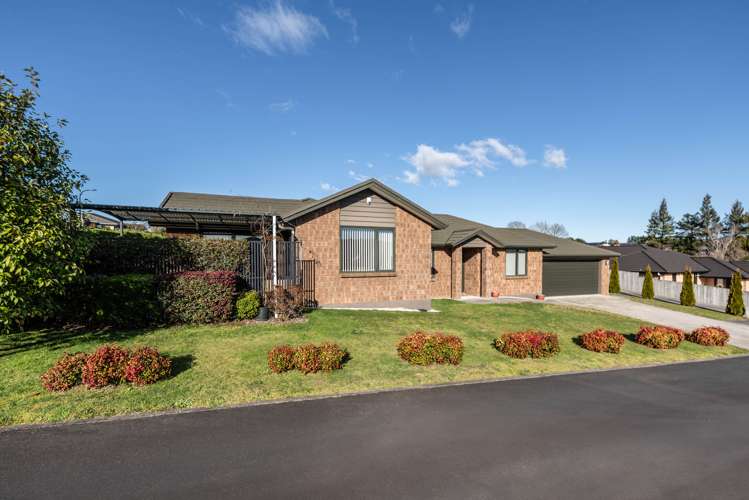 12 Cabourne Drive Glenview_16