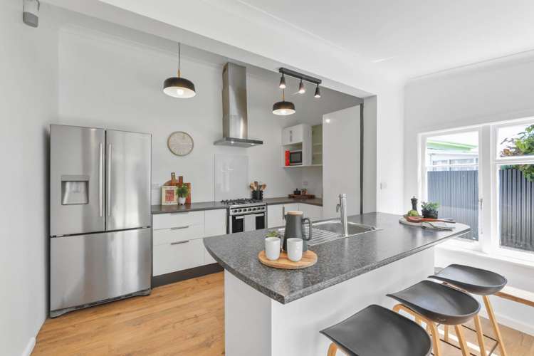 47 Dillons Point Road_2