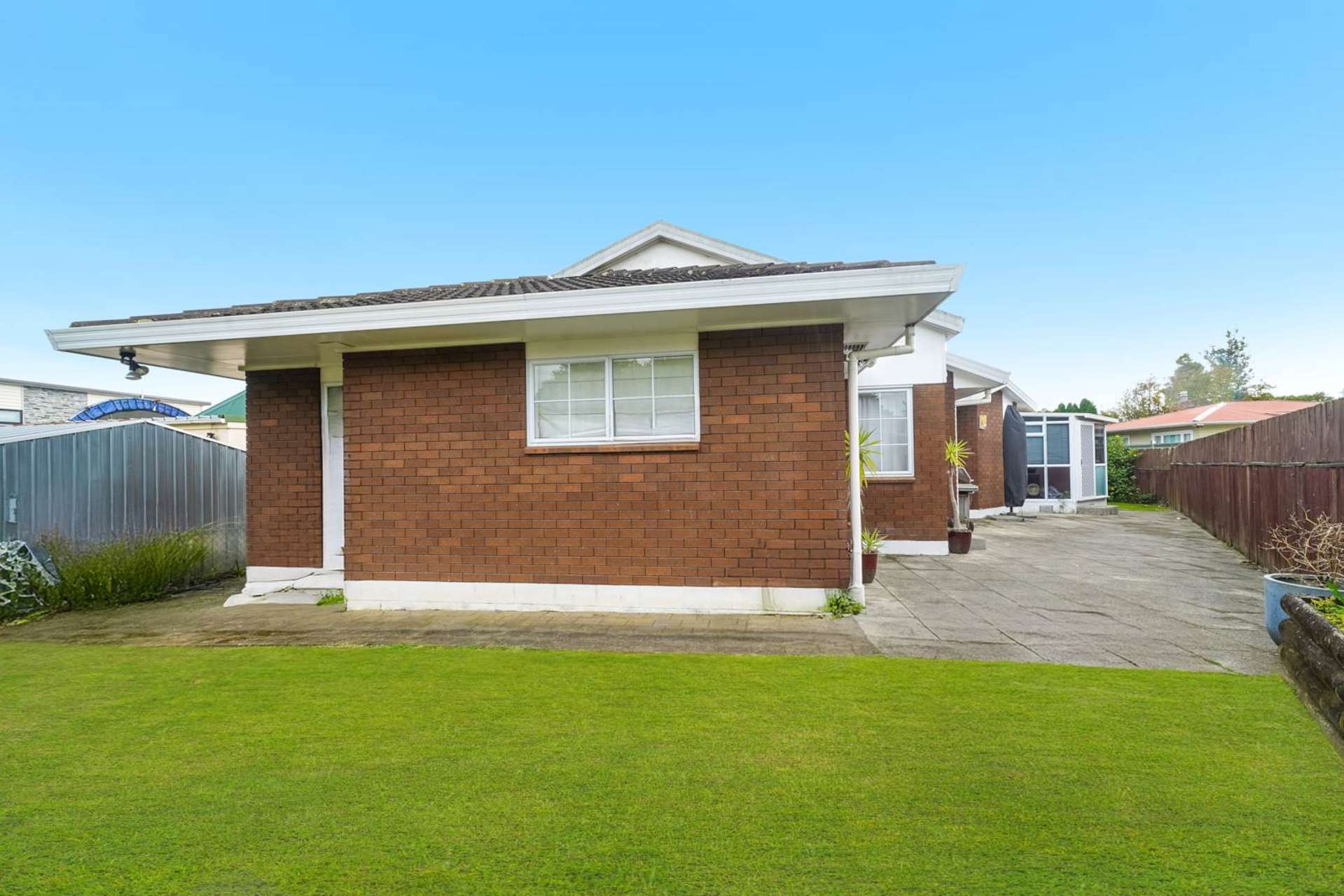2/13 Clevedon Road Papakura_0