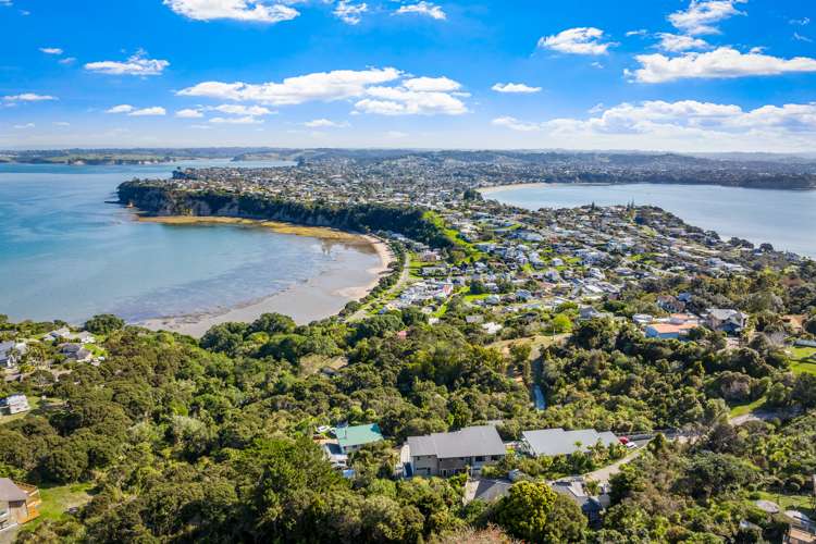 81 Roberts Road Matakatia_8