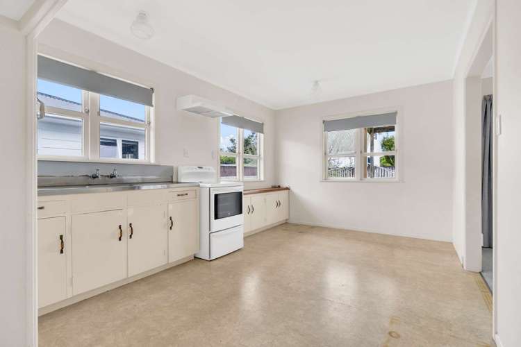 14b Doment Crescent Orewa_14