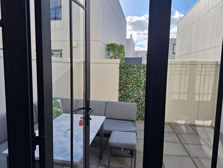 1E/8 Farnham Street 1761_13