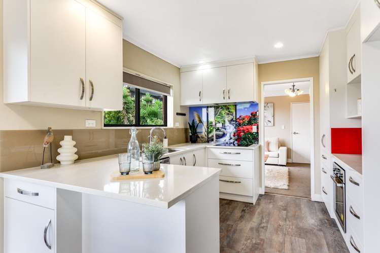 16 Glendale Drive Dinsdale_1