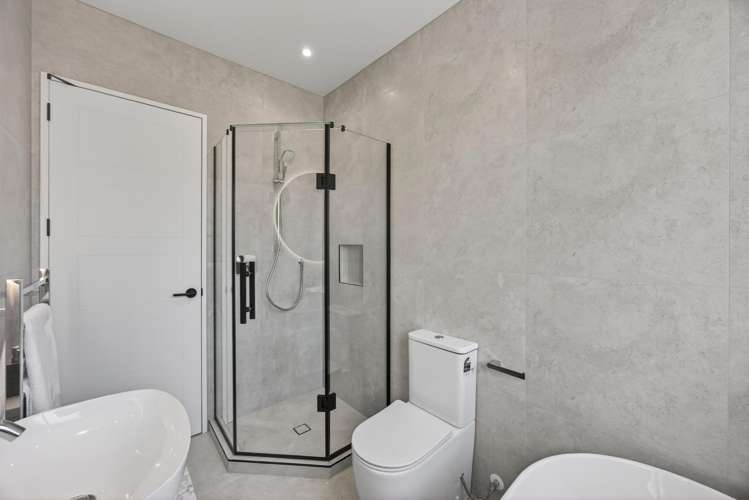 10 Tuwai Crescent Opaheke_24