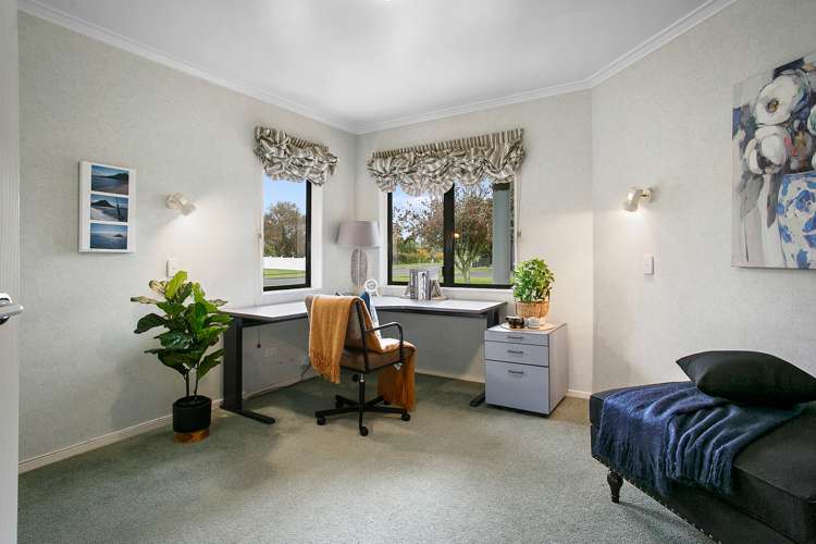 20 Cowley Drive Leamington_18