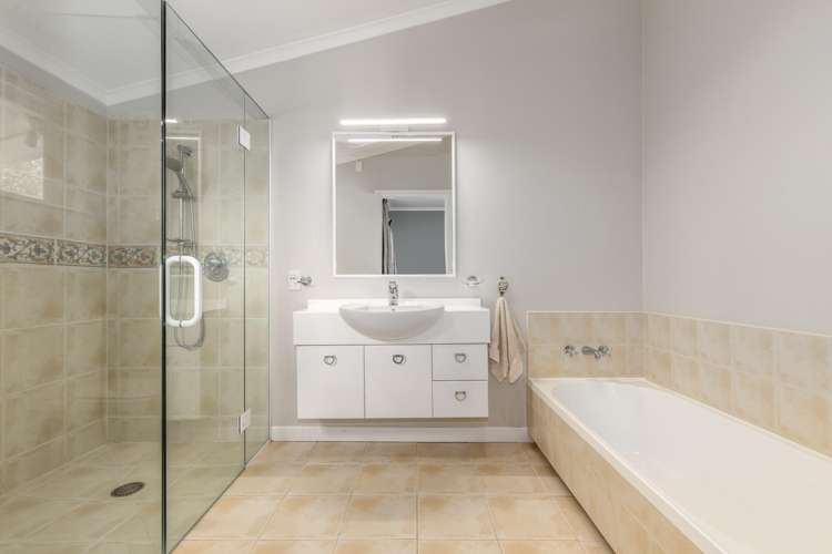 6 Leybourne Avenue Waikanae_12