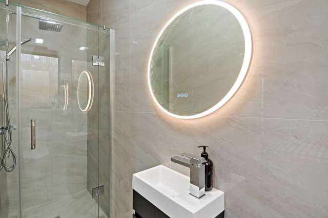 2/121 White Swan Road Mt Roskill_4