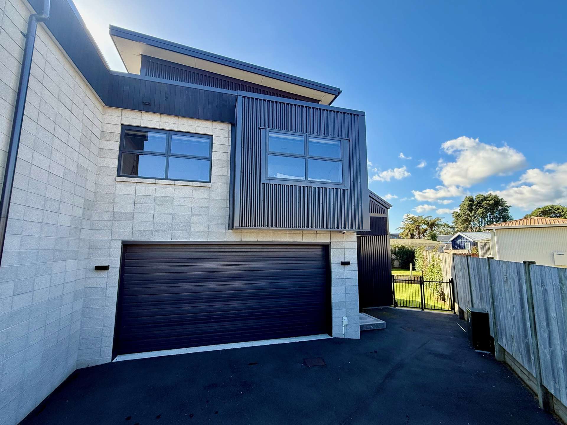 11/12 Stewart Street Raglan_0