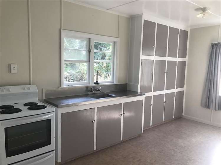 223 Saint Vincent Street Toi Toi_2