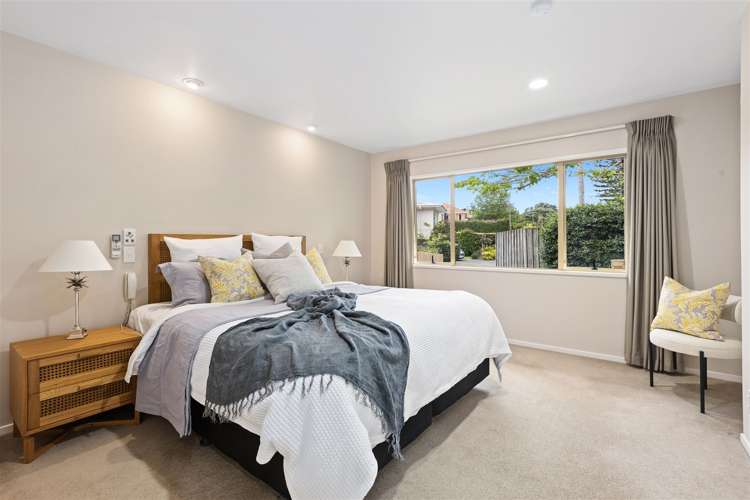 484 Beach Road Murrays Bay_13