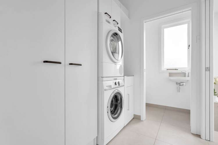 63 Commissariat Road Mount Wellington_13