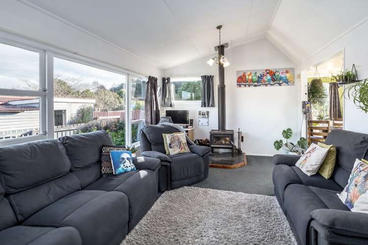 9 Skipage Grove Featherston_21