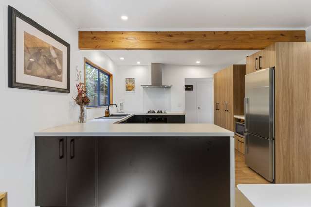 2/15 Emirau Place Glenfield_1