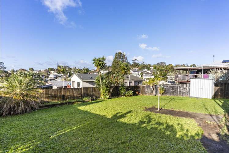 211 Glengarry Road Glen Eden_13