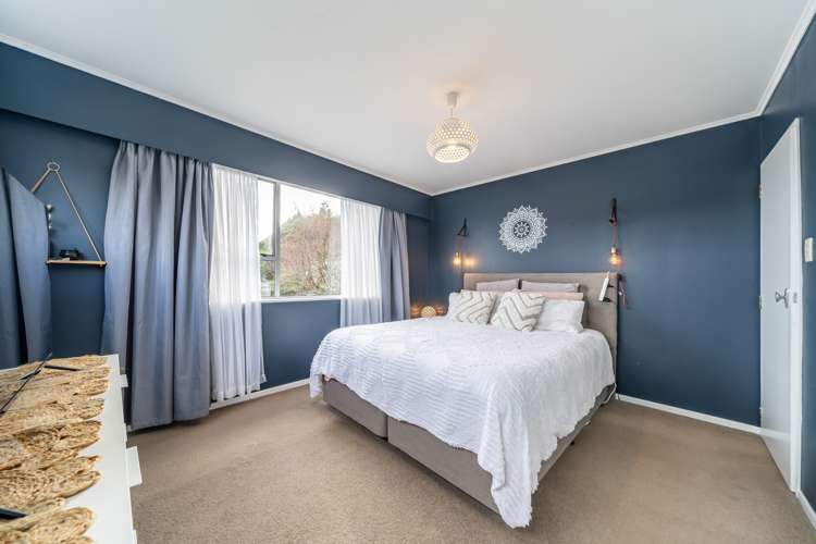 6 Spey Place Papakowhai_19