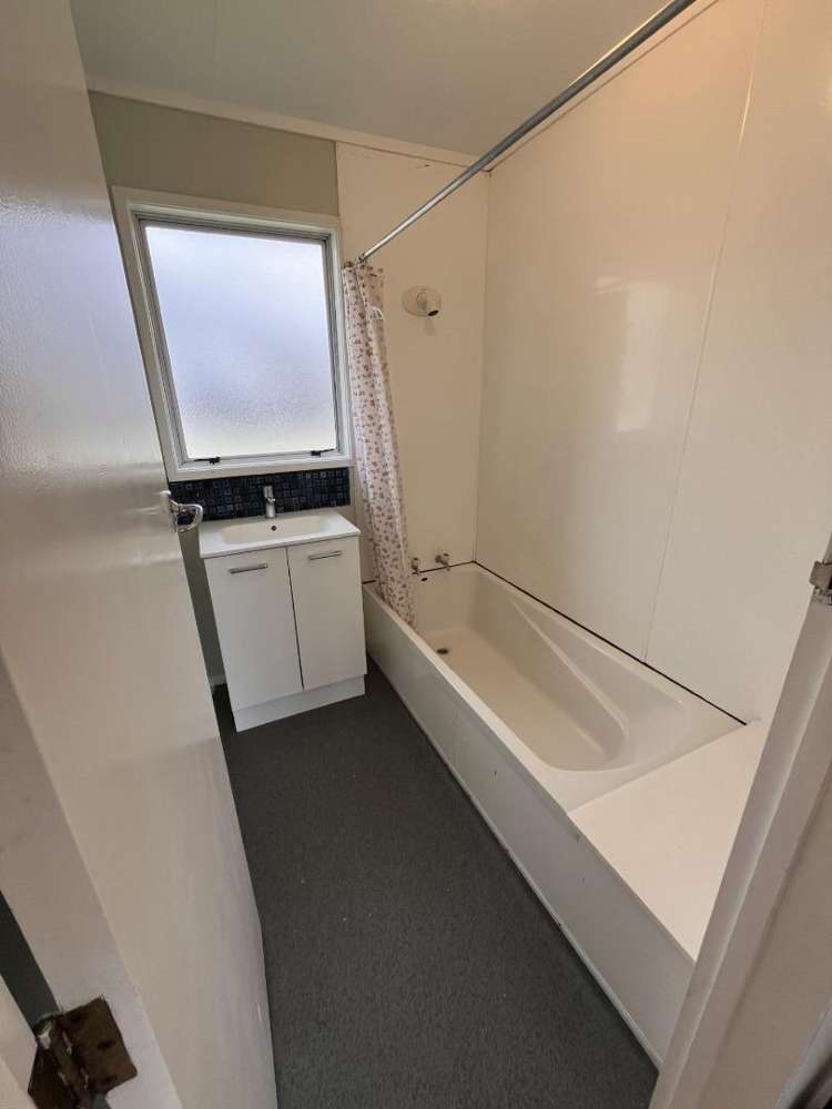 7 Guy Avenue 10516_6