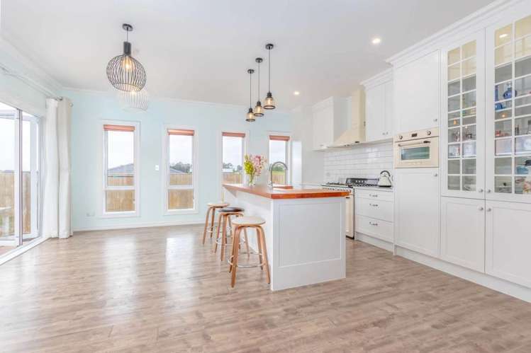 9 Dinning Road Riverhead_5