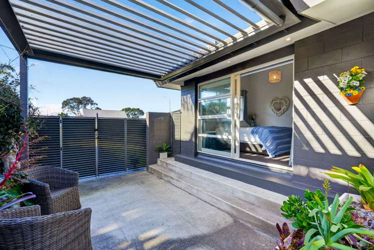 1/64 Seaview Road Castor Bay_36