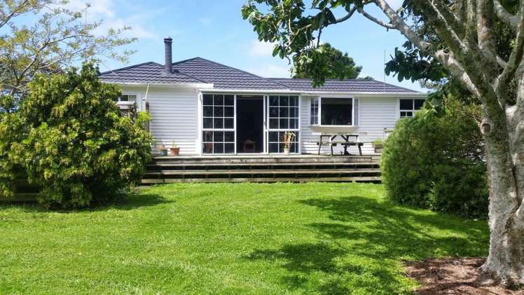 2369 Eltham Road Opunake_4