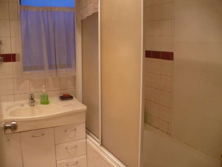 61 Vodanovich Road Te Atatu South_9