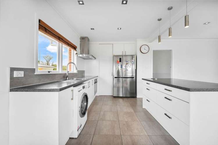 2/365 East Coast Road Mairangi Bay_7