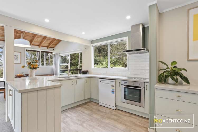 9 Karapiti Place Glen Eden_5