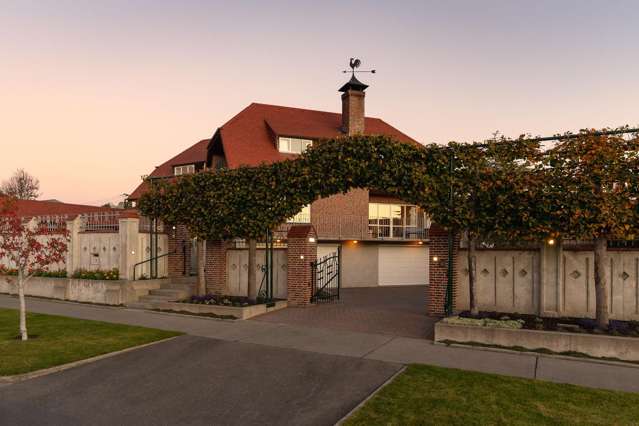 7 Nederland Avenue Burwood_2