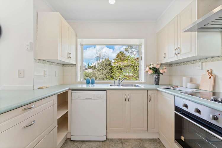 2/67 Unsworth Drive Unsworth Heights_12