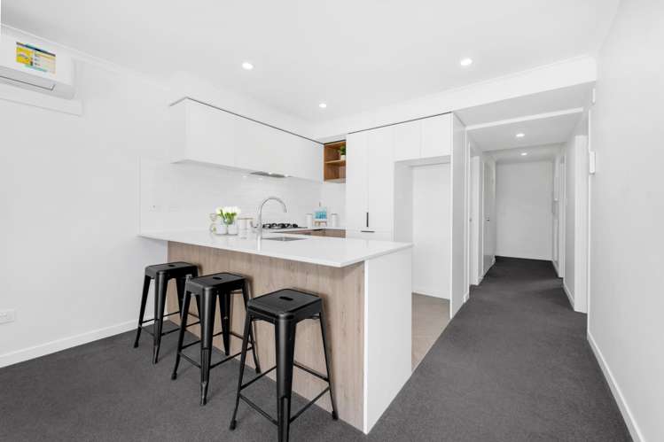 101/28 Shortfin Place Flat Bush_11