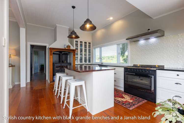 76 Awaroa Road Helensville_13