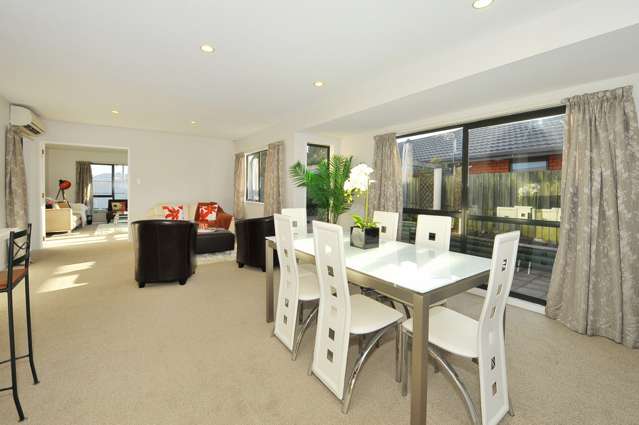 73 Chartwell Street Burwood_4