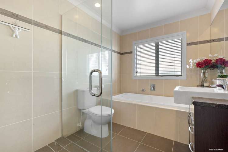 53 Pine Harbour Parade Beachlands_14