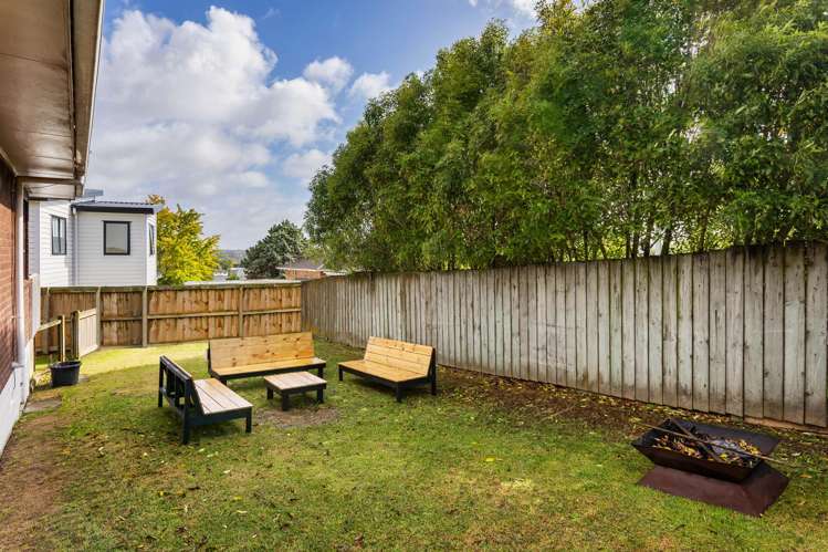 3/6 Harding Avenue Te Atatu South_15