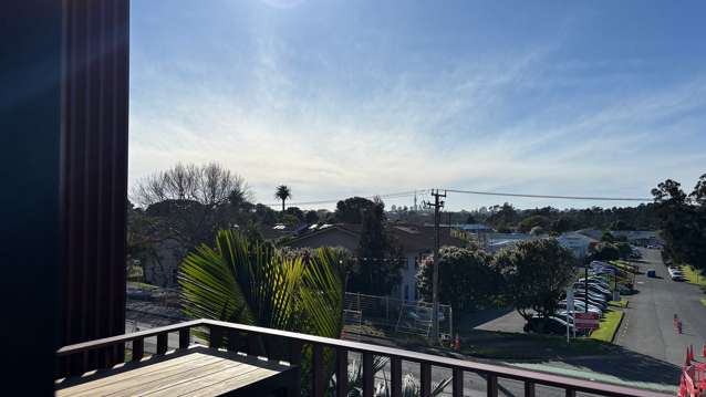 105/2B Te Ara Taurapa Point Chevalier_2