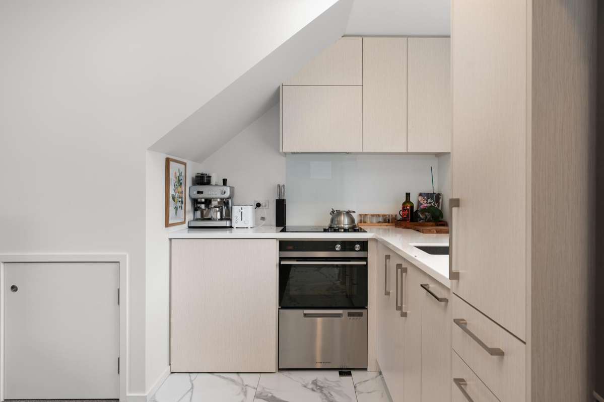 2/41 Gracefield Avenue_3