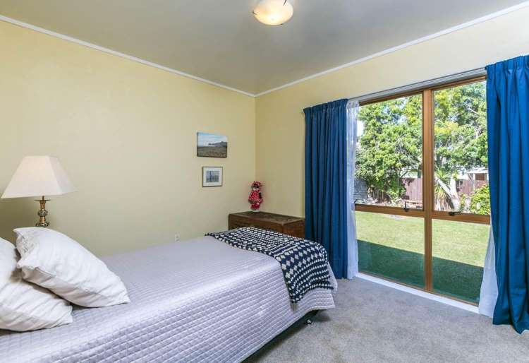 13 Matuhi Rise Henderson_10