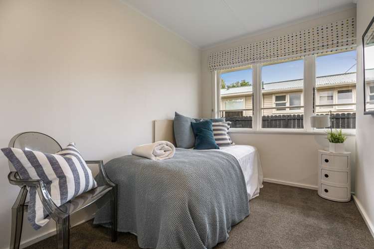 33 Muir Avenue Mangere Bridge_16