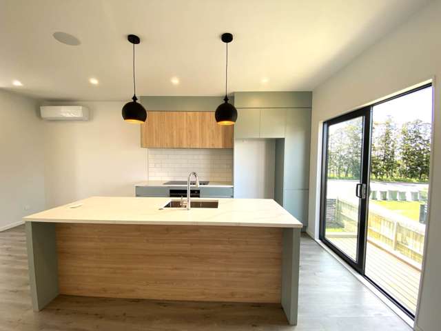 2/107 Hobsonville Road Hobsonville_1