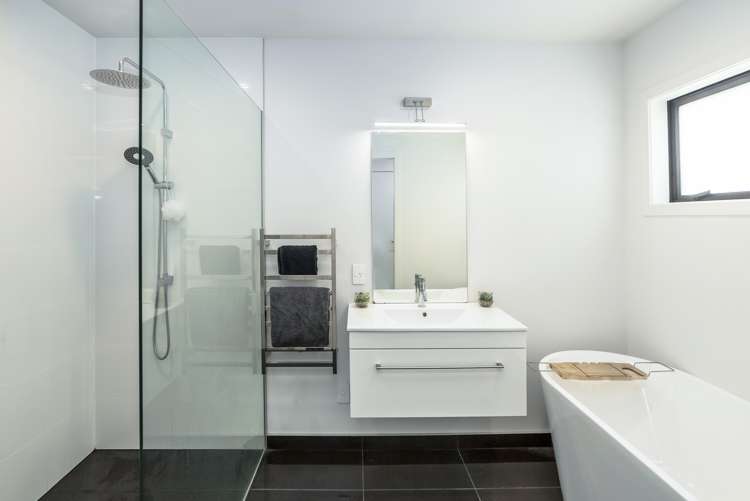 37 Craigmillar Street Solway_17