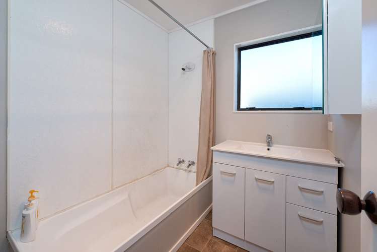 2/14 Templeton Place Clendon Park_7